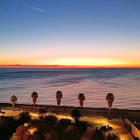 Maremare, Really On The Beach, With Private Parking Savona Exterior photo