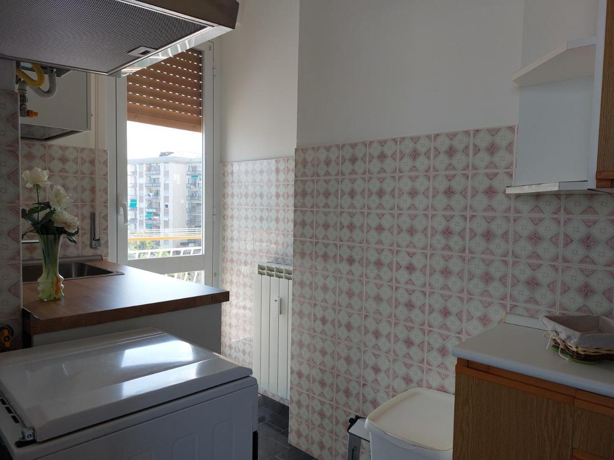 Maremare, Really On The Beach, With Private Parking Savona Exterior photo