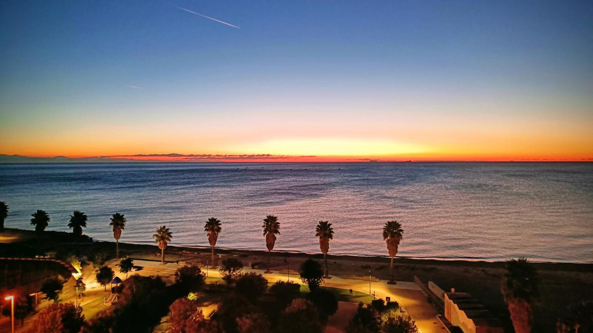 Maremare, Really On The Beach, With Private Parking Savona Exterior photo